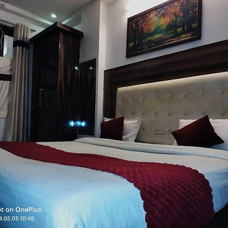 Hotel Janvi Palace 델리 외부 사진