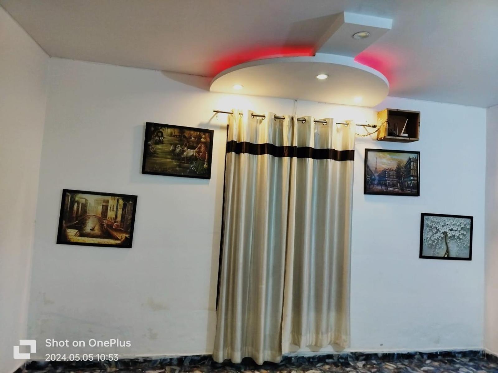 Hotel Janvi Palace 델리 외부 사진