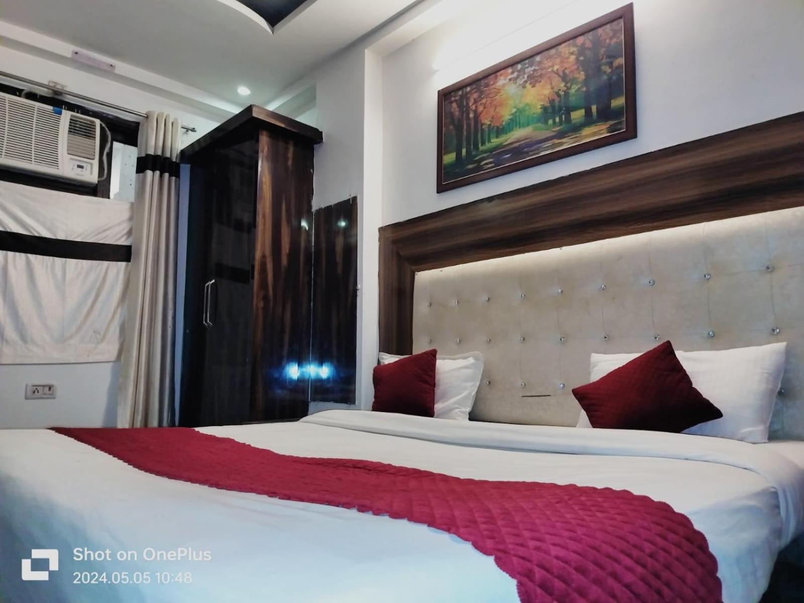 Hotel Janvi Palace 델리 외부 사진