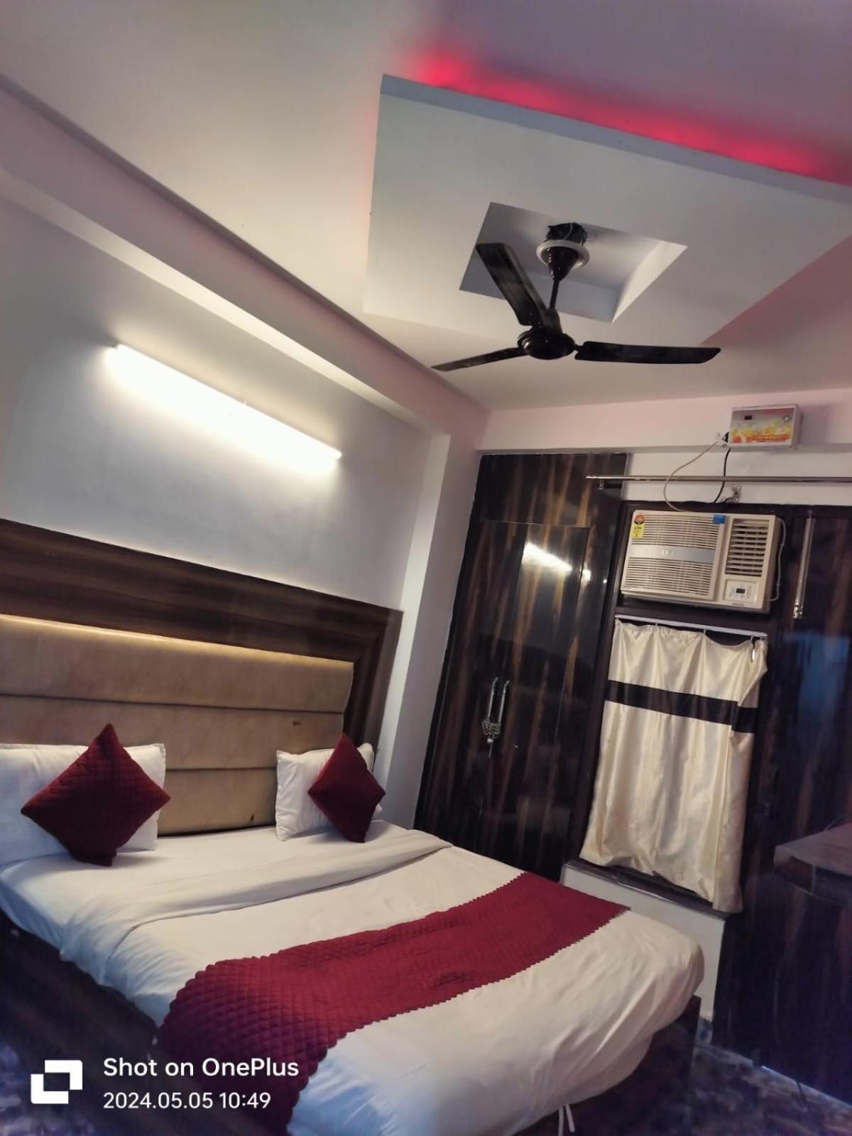 Hotel Janvi Palace 델리 외부 사진